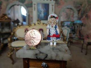 Tiny Miniature Dollhouse Dolls French Doll Porcelain Jointed 1 1/8 "