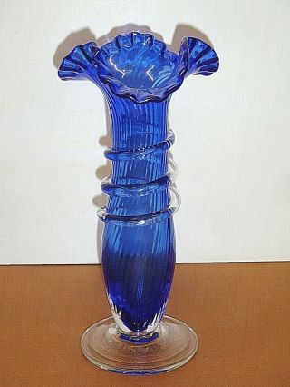 HAND CRAFTED COBALT BLUE GLASS RIBBED VASE RUFFLED RIM AND APPLIED CLEAR SPIRAL 3