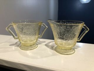 Vintage Federal Patrician Yellow Depression Glass Sugar And Creamer 3” Tall 3