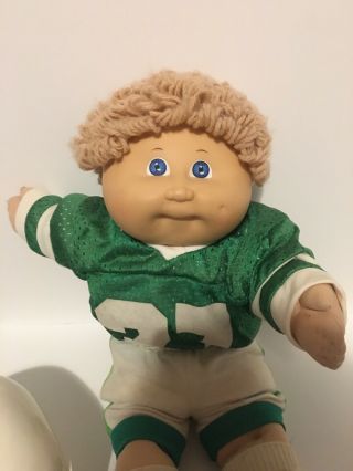 VINTAGE FOOTBALL PLAYER CABBAGE PATCH DOLL IN THE ORGINAL BOX 2