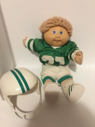 VINTAGE FOOTBALL PLAYER CABBAGE PATCH DOLL IN THE ORGINAL BOX 3