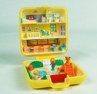 1989 Polly Pocket Midge’s Play School Yellow Compact Square Missing Red Car.