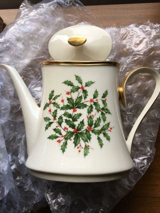 Lenox Holiday Tea/coffee Pot With Lid 6 3/8 " Tall