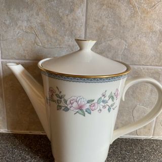 Lenox Serenade Large Tea / Coffee Pot With Lid Gold Rim 2