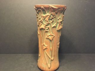 Peters & Reed Moss Aztec Ivy And Berries Vase