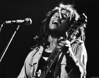 Bob Marley Unsigned Photograph - L3895 - On Stage In Nyc,  1976 - Image