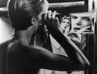 David Bowie Photograph - L2349 - The Man Who Fell To Earth - Image