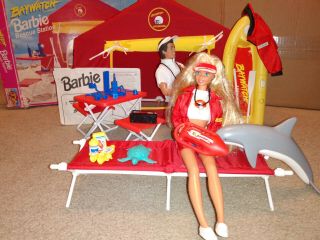 Baywatch Barbie Rescue Station Mattel 1994 Plus Barbie & Ken & Accessories 2