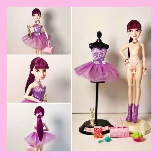 Disney’s Descendants 2 Isle Of The Lost 11” Mal Purple Ballerina,  Accessories