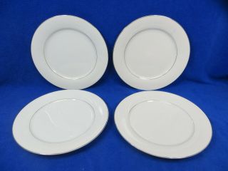 Noritake Whitehall 6115 - 8 Dinner Plates,  6 Salad Plates,  Round Veg Bowl & Gravy