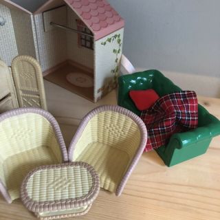 sylvanian families Rare Dressing Box And Furniture Items Calico Critters Food 3