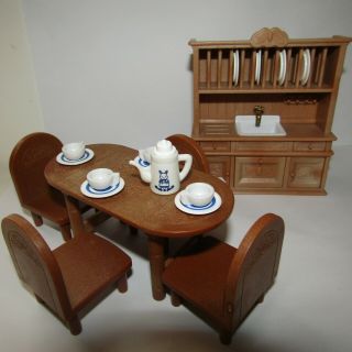 Sylvanian Families - Rare Welsh Dresser & Dining Room Set - Lovely Items