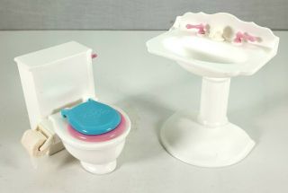 Mattel 1996 Potty Training Kelly Barbie Basin/sink & Toilet With Loo Roll/paper