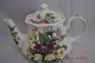Sadler English Windsor 4 Cup Teapot With Floral Decor