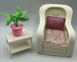 1983 Barbie Dream House White Wicker Furniture Set Pink Chaise Chair Side Table