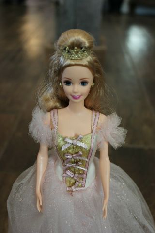Vtg 1997 Sugar Plum Fairy Nutcracker Ballet Barbie Stand Crown Toe Shoes Gown 2