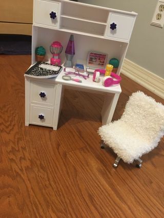 American Girl Doll 18 Inch Doll Desk And Chair Set With Accesories