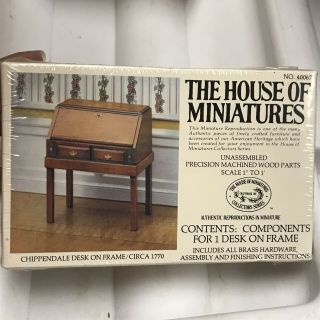 The House Of Miniatures Kits - 40067chippendale Desk & Closed Cabinet Top