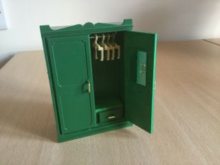 1987 Sylvanian Families Calico Critters Green Wardrobe Closet With 4 Hangers
