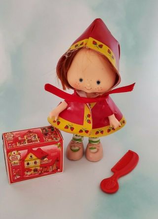 Vintage 80s Strawberry Shortcake Doll With Comb & Fashion Raincoat Shoes