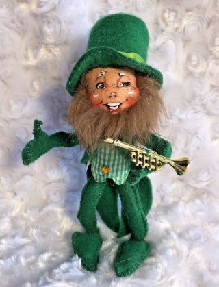 Annalee Doll St Patricks Day,  Leprechaun Holding A Trumpet Horn.  2008.  6 