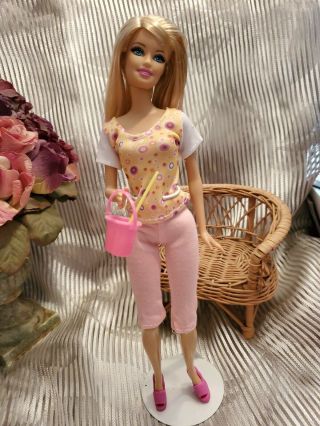 Mattel Barbie Fashionistas Blonde With Three Outfits 2 Shoes And More