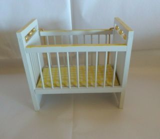 Dollhouse Nursery Baby Wood Crib W/drop Side Yellow & White W/gingham Mattress