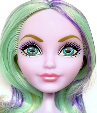 Ever After High Epic Winter Sparklizer Replacement Crystal Winter Nude Doll