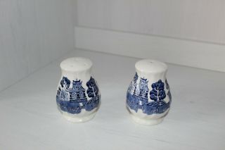 Churchill China Royal Wessex Blue Willow Salt And Pepper Set