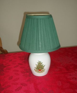 Pfaltzgraff Christmas Heritage 14.  5 " Ginger Jar Lamp With Shade