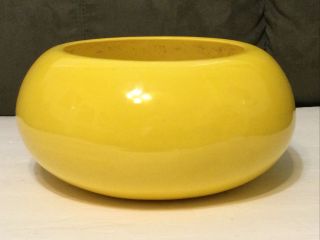 California Calif Usa Pottery Large Yellow Mcm Planter Rbp - 10 High Gloss Glaze