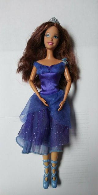 2006 Barbie In The 12 Dancing Princesses Courtney Doll With Clothing & Jewelery