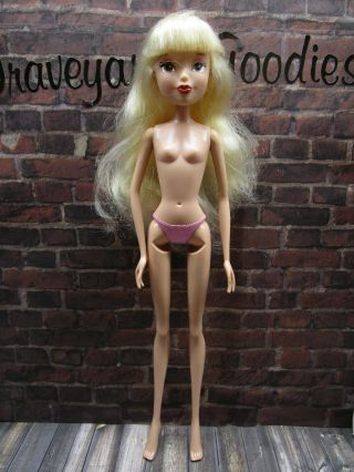 Jakks Pacific - Winx Club - Stella - Nude Doll Only - 2012 Blonde Hair No Wings