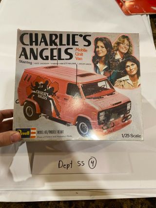 1977 Revell 1/25 Scale CHARLIE ' S ANGELS PINK VAN Model Kit Farrah Fawcett 2