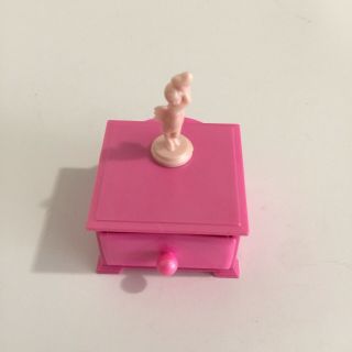 1996 Barbie Doll Jewelry Box With Rotating Cupid Diorama