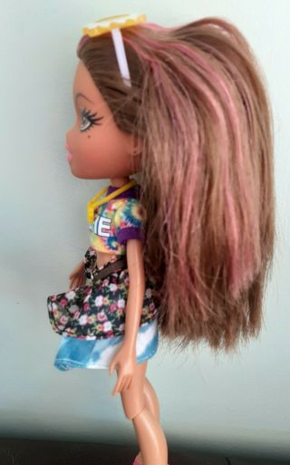 Bratz Doll.  Yasmin Selfie Snaps in Clothes And Accessories 3