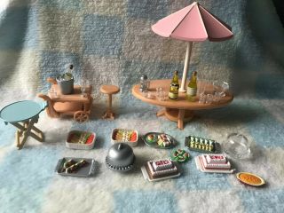 Sylvanian Families Patio Furniture With Some Accessories