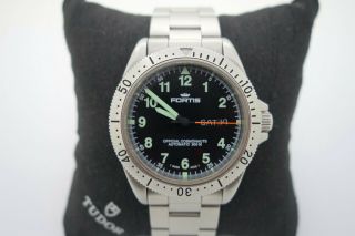 Fortis Official Cosmonauts 200m watch gents 38mm Tritium model 610.  22.  158.  1 2