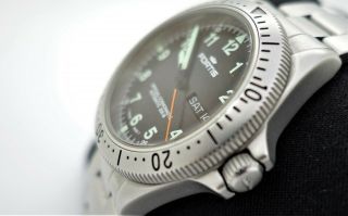 Fortis Official Cosmonauts 200m watch gents 38mm Tritium model 610.  22.  158.  1 3
