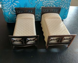 Vintage Renwal Twin Beds Doll House Furniture