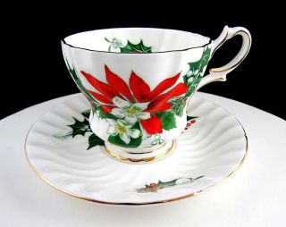 Queen Anne England " Noel " Swirl Holly Poinsettia 2 7/8 " Footed Cup & Saucer Set