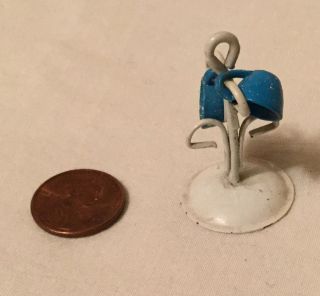 Miniature Dollhouse Accessory - White Coffee Mug Tree With Blue Speckled Mugs 3