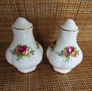 Pair Royal Albert Old Country Roses Salt & Pepper Shakers England Appear