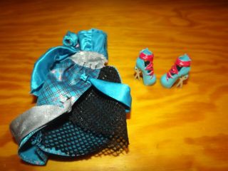 Monster High Doll Frankie Stein Threadarella Dress And Shoes
