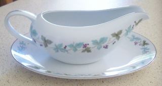 Vintage Fine China Japan 6701 Gravy Boat And Underplate/relish