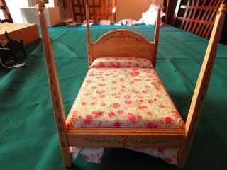 Town Square Doll Furniture 4 Poster Bed with Mattress 7 x 6 inches 2