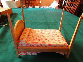 Town Square Doll Furniture 4 Poster Bed with Mattress 7 x 6 inches 3