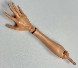 Monster High Isi Dawndancer Replacement Doll Part Right Arm & Hand