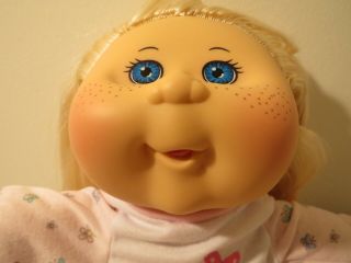 Cabbage Patch Kids 16 " Girl Doll Blonde Blue Eyes Freckles Looks Like Amy Shumer