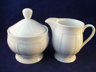 Mikasa Ultima,  Antique White Creamer & Sugar Bowl With Lid Set Hk 400 With Tag